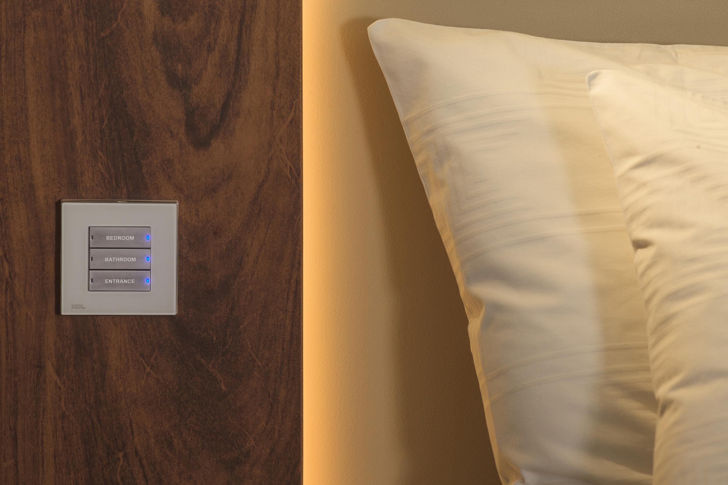 Hotel Regal Pacific Santiago de Chile Exteriér fotografie A Lutron Maestro light switch