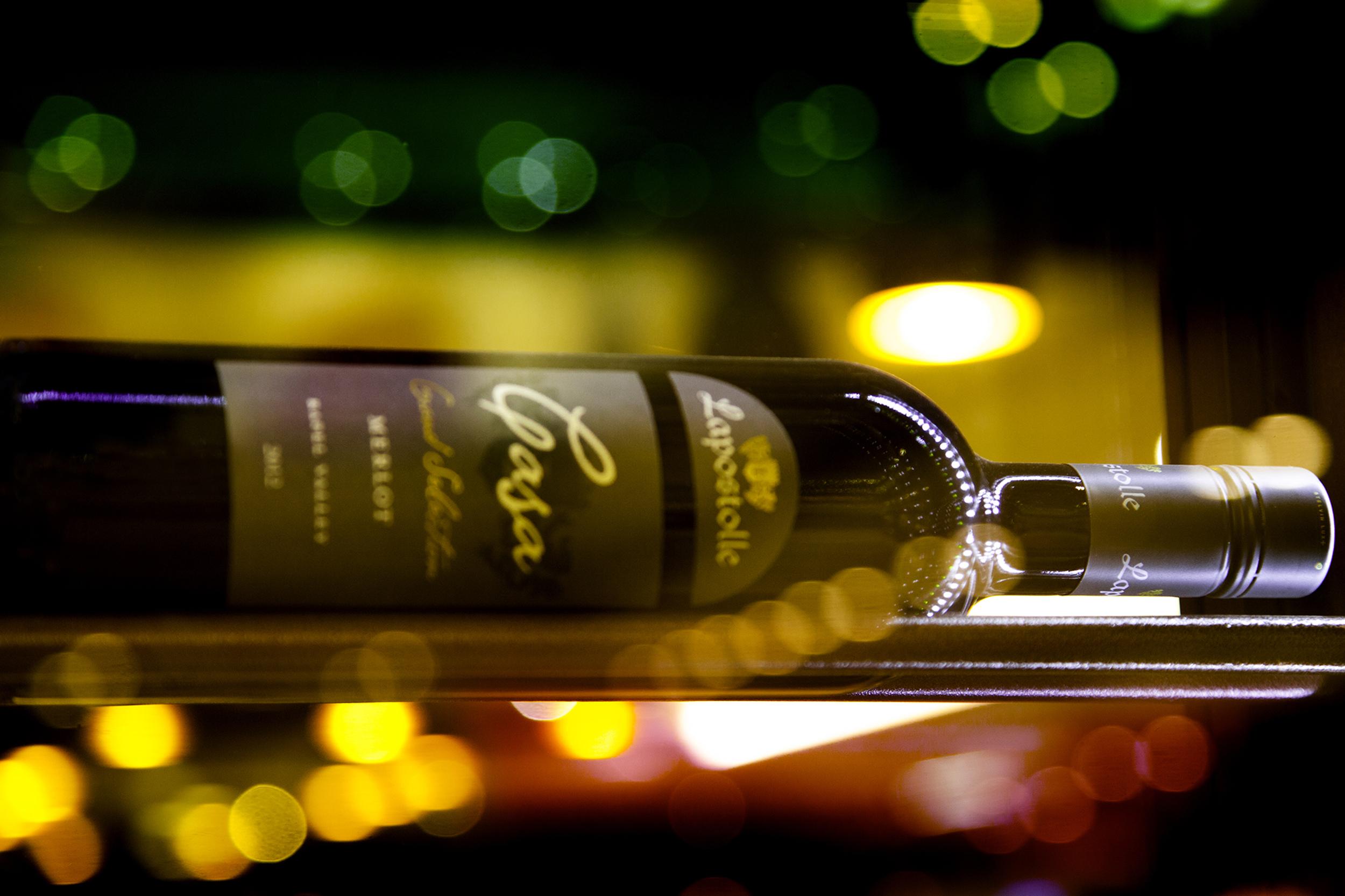 Hotel Regal Pacific Santiago de Chile Exteriér fotografie A bottle of wine