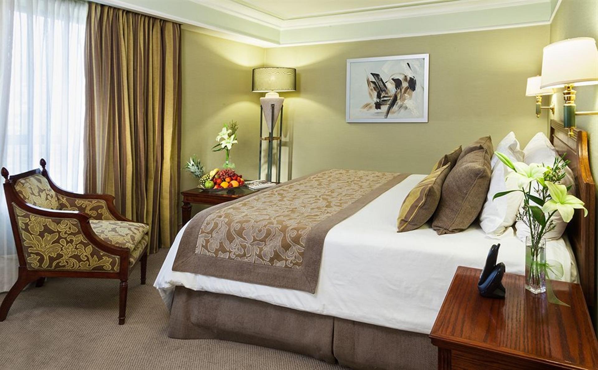 Hotel Regal Pacific Santiago de Chile Exteriér fotografie A bedroom at the InterContinental London