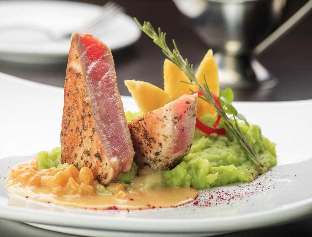 Hotel Regal Pacific Santiago de Chile Exteriér fotografie Tuna steak