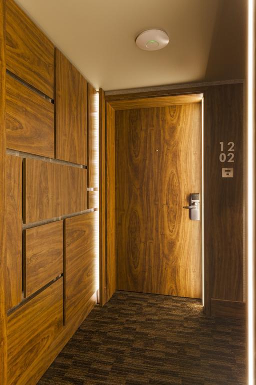Hotel Regal Pacific Santiago de Chile Exteriér fotografie A door with a room number